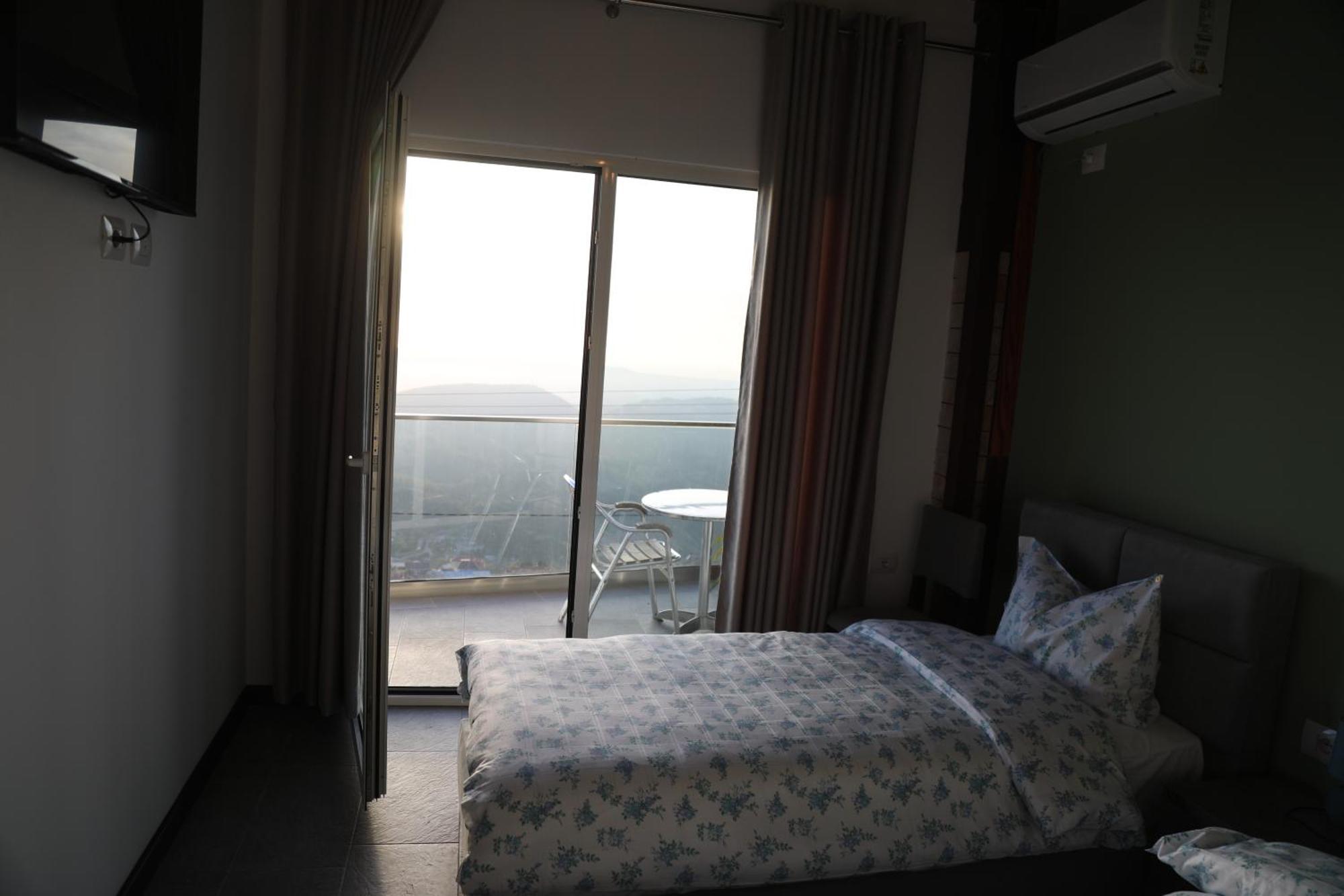 Pamja E Qyteteve Hotell Krujë Exteriör bild