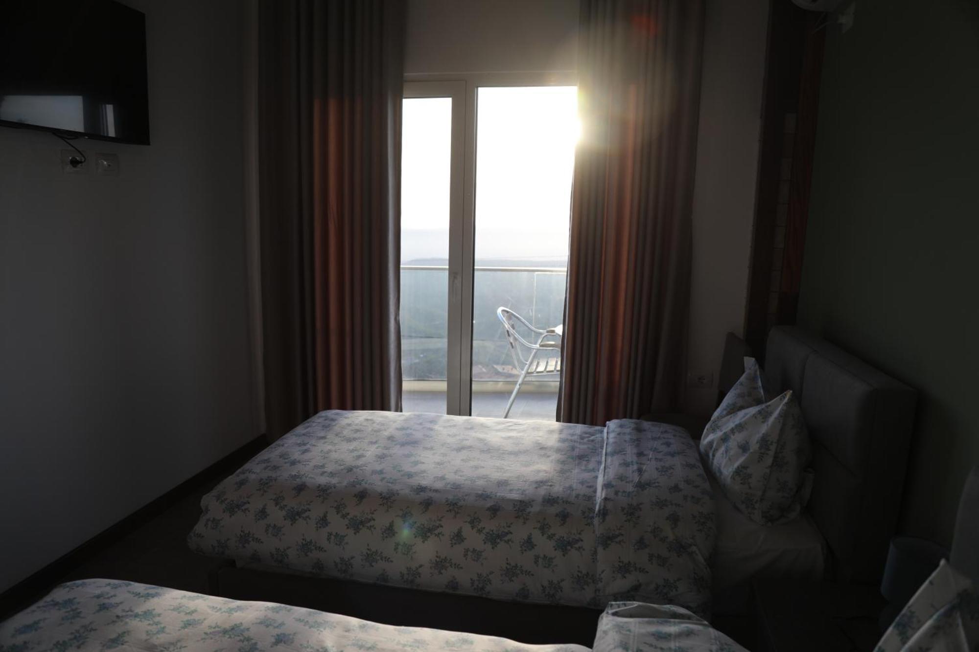 Pamja E Qyteteve Hotell Krujë Exteriör bild